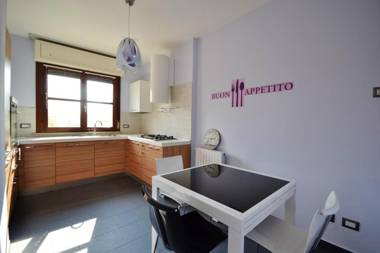 One bedroom appartement with furnished balcony and wifi at Vercelli
