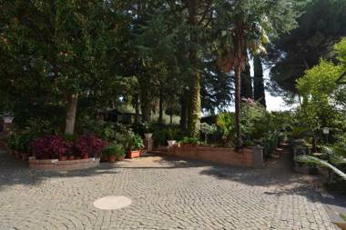Villa Castelli Romani with Garden