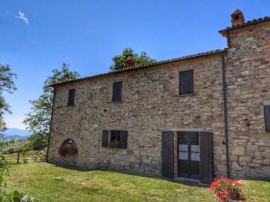 Tranquil Farmhouse near Centre in Umbertide with Garden