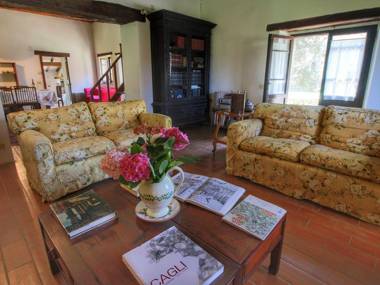 Luxurious Farmhouse in Umbertide with Garden