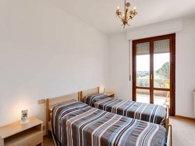 Nice apartment with swimming pool gym and play room by the Lake