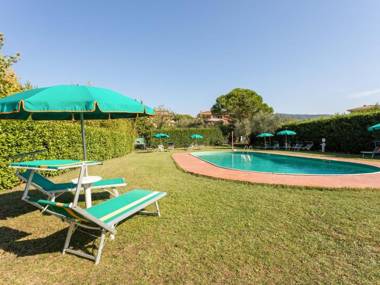 Elegant apartment with swimming pool and gym on Lake Trasimeno