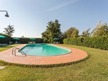Elegant apartment with swimming pool and gym on Lake Trasimeno