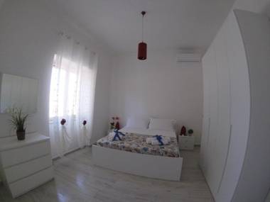 TROPEA OUDEIS HOLIDAYS APARTMENTS