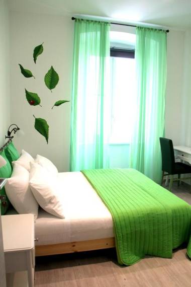 Grab a Room in Rossetti