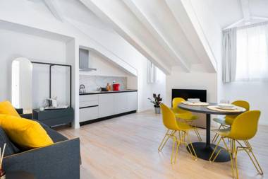 DOMO: Corner Suite City View