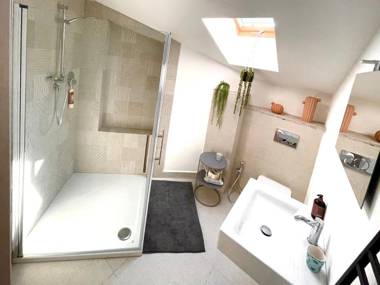 Stella House B&B + Free park