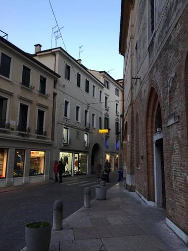 Portico Oscuro Deluxe Apartment - centro città