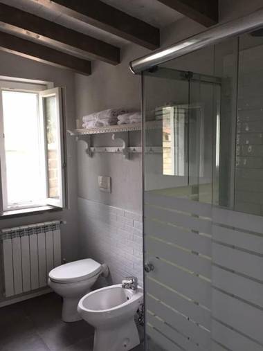 Skipper White Guest House