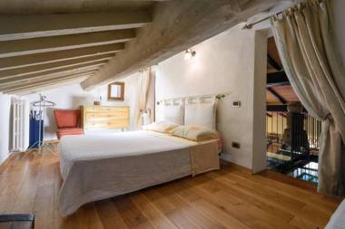 2 bedrooms house with shared pool and enclosed garden at Trequanda