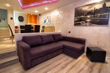 Da Chris e Lisa - 022205-AT-296296