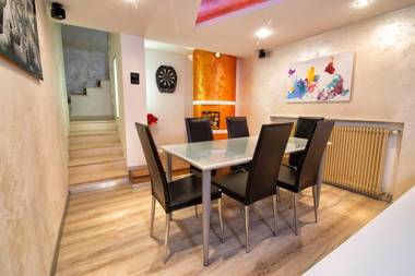 Da Chris e Lisa - 022205-AT-296296