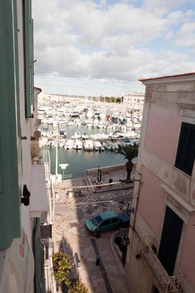 B&B Suite Home Trani