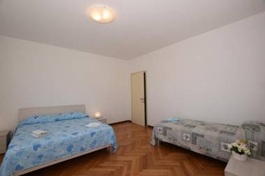 Margherita at 200 mt from lake