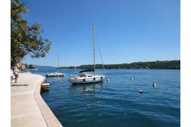 Samuel House - Chantal