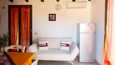 Welcomely - Su Niberu - Il Ginepro