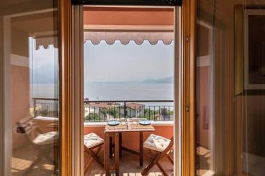 Luminoso appartamento vista lago