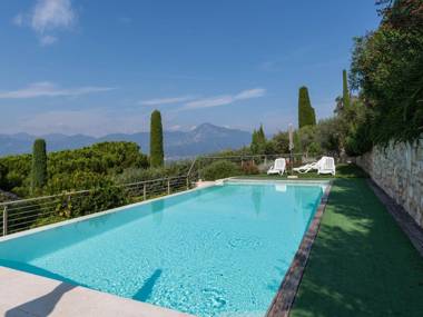 Modern apartment in Venice with Swimming pool and Garden