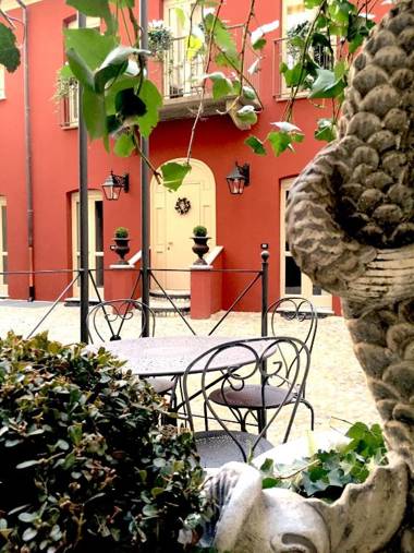 Porta Palace Apartments