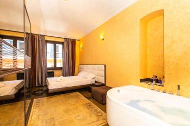 Borgo San Paolo Stylish Apt with Jacuzzi