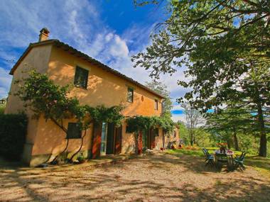 Farmhouse in Todi with Pool Terrace Garden Deckchairs