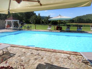 Beautiful 4-bed detached house in the middle of the estate