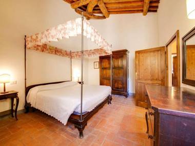A small village of five beautiful apartments in the green Tuscan hills