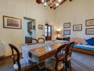 Tranquil Farmhouse in Terranova Bracciolini near Nightlife