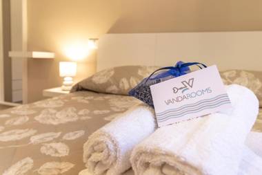 VANDA ROOMS