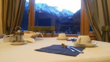 Hotel Veduta dell'Adamello