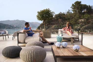 Atlantis Bay - VRetreats