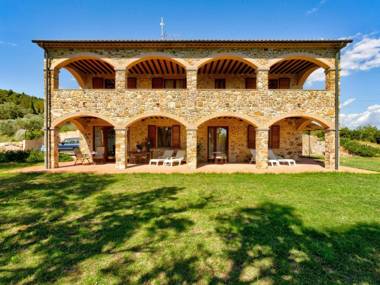 Modern Farmhouse in Suvereto with Veranda