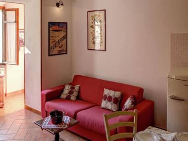 Only 10 metres from the shores of Lake Maggiore