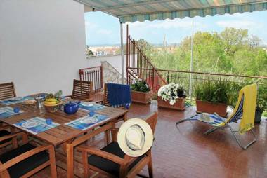 VILLA LINA A breve distanza dalle spiagge e dal centro storico