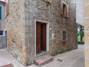 House in small village in the heart of the countryside with panoramic terrace