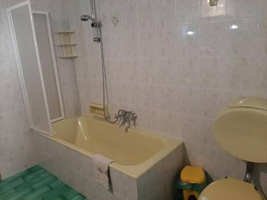 Al Moris Holiday in the city