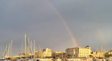 Eos Sea View Apartments