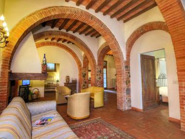 Quaint Villa in Sinalunga with Swimming Pool