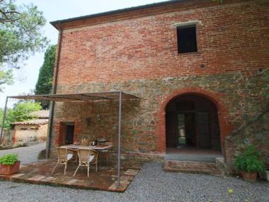 Quaint Villa in Sinalunga with Swimming Pool