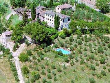 Cozy Farmhouse in Le Tolfe with Swimming Pool near Florence