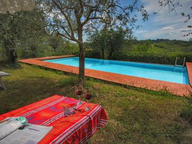 Cozy Farmhouse in Le Tolfe with Swimming Pool near Florence