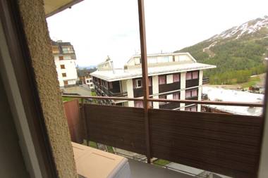 Hostdomus - Blue Sky Apartment