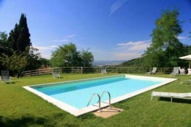 Vintage Holiday Home with Swimming Pool in Montorsoli