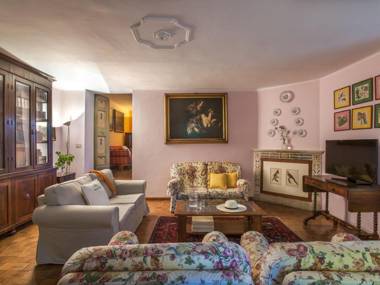 Rustic Mansion in Senigallia with Barbecue