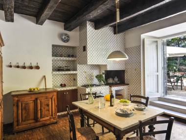 Rustic Mansion in Senigallia with Barbecue