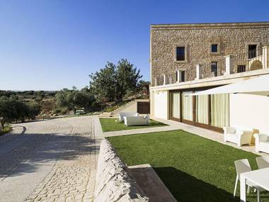 Plush Villa with Sauna Jacuzzi & Pool in Scicli