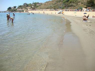 Studio 200 meters from the sea wifi self catering