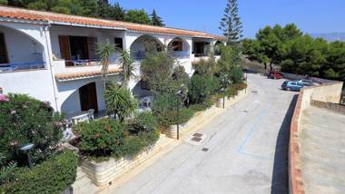 Sea Front Apartment 5 beds with balcony 250 meters from the beach