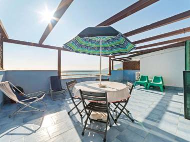 Sea Side Apartment in Policastro Bussentino with Balcony