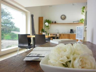 Hillside Villa with Swimming Pool and Jacuzzi - Frasassi Caves